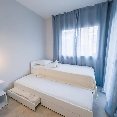 Lloret & Parking Λορέτ Ντε Μαρ